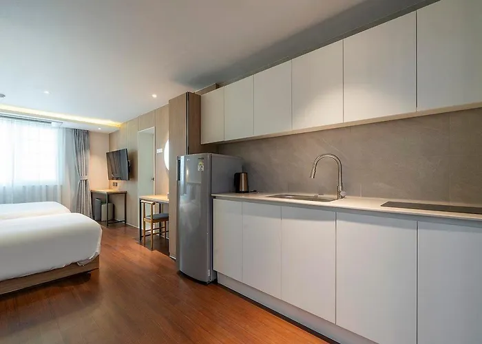Hotel Adena *